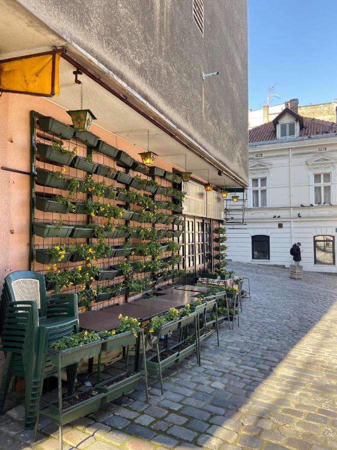 House Of The Greats Skadarlija Belgrad